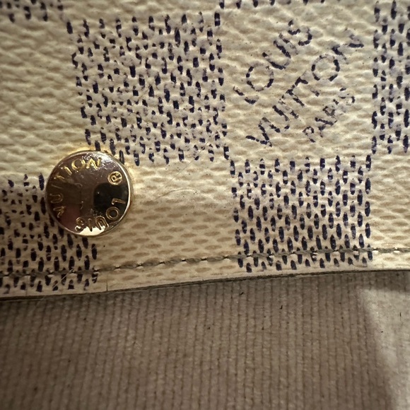 Louis Vuitton 4 key holder - Picture 3 of 8